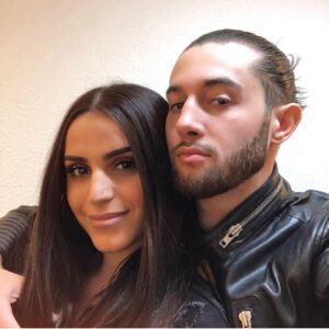 Tarek Benattia Instagram - Il y a toujours une reine 👸 dans le château du roi 🤴 🌪❤️ #LiéeaVie 🖖🏻 @cameliiab