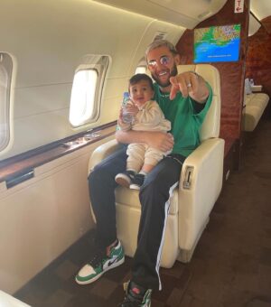 Tarek Benattia Instagram - Direction la direction ↙️🇪🇸↘️ #NextStop #iBiZA ✈️