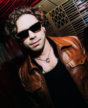 Taro Emir Tekin Instagram - @seventyonegin @mertalas