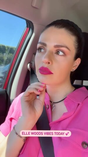 Tatiana Zappardino Instagram - First hot day in La!!! Gotta wear some hot pink to celebrate oh and like totally send this girl to jail with my amazinggg lawyer skills. #legallyblonde #la #summer #harvard #pink #prettyinpink #reesewitherspoon #reesewithoutaspoon #lawschool #lawyer