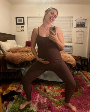 Tatiana Zappardino Instagram - 2023 was my pregnancy journey 💕 I was worried I would never have kids but now that I have this precious angel I literally have been given a new lease on life. Something to live for and I couldn’t have a happier place on earth than when I hold my baby girl in my arms 🥹 and even more perfect when Alex is holding both of us. Thank you God for your pouring of blessings this year. Merry Christmas! #2023