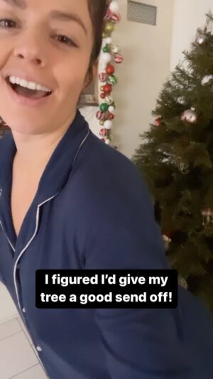 Tatiana Zappardino Instagram - It’s time to throw out the purdy tree but not with out my signature lappy dance! It served honorably during the holidays, the least I can do is give it one last good time 🤓🎄💃🏻 
.
.
.
.
.
.
.
#merrychristmas #happynewyear #2023 #janetjackson #christmas #hny #fun #lapdance #hohoho #ca #dance