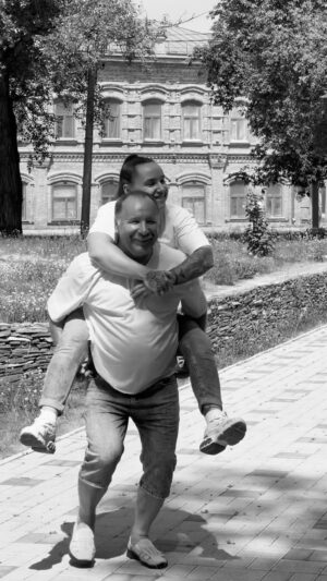 Tatyana Minzhurenko Instagram - Однажды моя маленькая душа выбрала Вас, и я стала вашей дочкой ❤️
Однажды я хотела , чтобы вы гордились мной - вы гордитесь 🫶
Однажды я сделаю все , чтобы и мои дети были счастливы что у них есть родители 🙏🏻