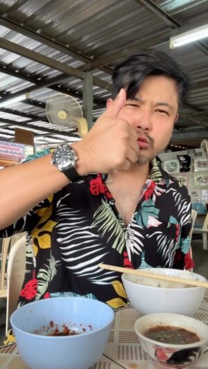 Tawan Jarujinda Instagram - หยกยิ้ม เนื้อตุ๋น เสรีไทย ซอย 7
