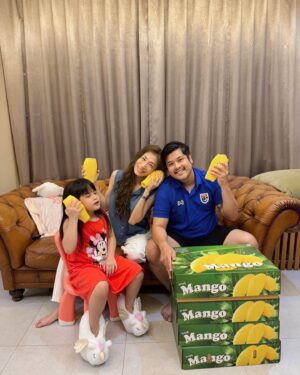 Tawan Jarujinda Instagram - มะม่วงน้ำดอกไม้หวานฉ่ำ ที่เฝ้ารอ ต้อง… @mangokunjaa