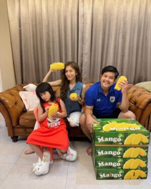 Tawan Jarujinda Instagram - มะม่วงน้ำดอกไม้หวานฉ่ำ ที่เฝ้ารอ ต้อง… @mangokunjaa
