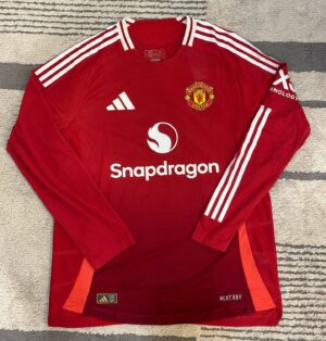 Tawatson Plengsiriwat Instagram - ฤดูกาลหน้าใครก็ได้!!!…👊🏻👊🏻👊🏻 @manchesterunited 

ขอให้ไม่แย่่ไปกว่าฤดูกาลที่ผ่านมาก็พอ🥹…จะแพ้ก็ได้แต่เล่นให้สนุกกว่าดู🏴󠁧󠁢󠁥󠁮󠁧󠁿เล่นเถอะ!!!…บ่นไปงั้นเพราะยังไงก็เชียร์😁

เด็กหงส์พร้อมไหมจ๊ะ!!! @pairrykaa 🦆

เด็กผี👹รีบไปจัดได้เลยที่ @ari_football #arifootball