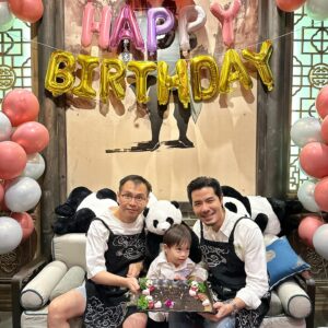 Tawatson Plengsiriwat Instagram - พาพี่เขยมากินวันเกิด🎂ล่วงหน้าเพราะเกิดวันเดียวกัน ที่ @shudaxia_thailand สุกี้🍲หมาล่าสุดอลังการ😋เมนูเยอะมากกกกกกก…นำ้ซุปอร่อยมากกกกก…