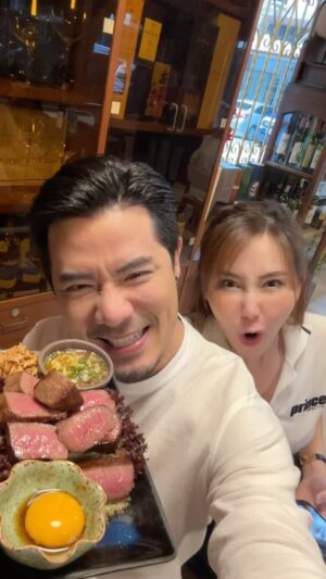 Tawatson Plengsiriwat Instagram - ยังคงคิดถึงรสชาติของลิ้นวัวย่าง🤤🥩🍖🤤…เห็นคลิ๊ปละนำ้ลายไหลเลย😍…ใครจองได้พาผมไปหน่อยยยยย🥰🥰🥰 @mahasanofficial