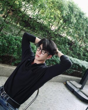Tawinan Anukoolprasert Instagram - Slowly 🪐