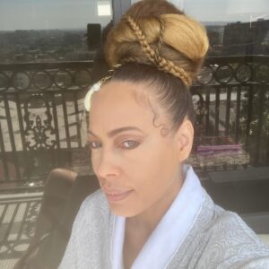 Tawny Cypress Instagram - pregame photos from yesterday :) i got nuthin' but hunnies ❤️

hair: Brandy Rice @thatchick703 
makeup: Deena Sennie @queendeenmua 
dress: Maria Lucia Hohan
ear wraps: MartyMagic on etsy
soul support: Leleita McKill @old_army_jacket 
#criticschoiceawards