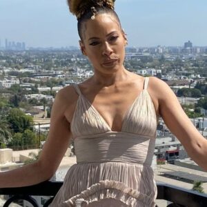 Tawny Cypress Instagram - pregame photos from yesterday :) i got nuthin' but hunnies ❤️

hair: Brandy Rice @thatchick703 
makeup: Deena Sennie @queendeenmua 
dress: Maria Lucia Hohan
ear wraps: MartyMagic on etsy
soul support: Leleita McKill @old_army_jacket 
#criticschoiceawards