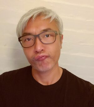 Tay Ping Hui Instagram - #justwondering if you had something like this for your passport photo, would they make you do this expression to verify your face every time you go through customs? 
突发奇想，如果护照里用的是这张照片，每次过关卡的时候，是不是都得做这个表情来证实面容？

#taypinghui #tuesday #wonderingtuesday #郑斌辉 #taypinghuisayone #passportready #sgunited #staystrong
