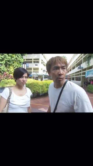 Tay Ping Hui Instagram - This remains one of my favorite scenes in the show “Bountiful Blessings”.
.
Working with the beautiful & super fun Jessica Hsuan was pure joy as we fed off each other’s energy and just let things flowed. There’s nothing more enjoyable than acting with great, professional individuals who do not take themselves too seriously🤩🤩.
.
If there’s one thing I’ve learnt, is that comedy is actually the hardest thing to do, because anyone can try to be cool and all, but not everyone can be funny.
.
Have a great week ahead y’all!!
.
这是我在《万福楼》里最喜欢的一场戏之一。

跟漂亮幽默的宣萱合作是一大乐事。戏外轻松谈天说地，对戏时认真以对，合作无间并堆动彼此的戏。
能跟专业但容易相处，又不耍大牌的演员合作，是我们当演员最快乐的时候🤩🤩🤩。 其实，我觉得喜剧是最难演的。因为任何人都可以耍酷，但不是每个人都能够让观众开怀大笑。

新的一星期，兄弟姐妹们，加油！

#taypinghui @jessicahsuan_official #郑斌辉 #monday #mondaymood #bountifulblessings #comedy #scene #funny #万福楼 #宣萱 #actor #actorlife #drama #sgunited #staysafe