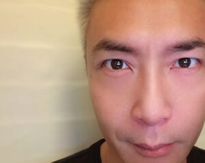 Tay Ping Hui Instagram - They say our eyes are the windows to our soul. I truly believe that, especially in acting. 
For it is the eyes that allow the emotions from within us to flow outward and connect with the audience, even if we are doing absolutely nothing externally.
Yes, it’s all in the eyes.

我坚信，＂眼睛乃灵魂之窗"。尤其是在演戏的时候。
我们的双眼允许我们让观众们深入并感受到我们人物内心深处的一切情感。就算我们的肢体语言与脸部表情是完全处于静态的，他们也能够感受到一股无形的澎湃。
是的，一切都在于眼神。

#taypinghui #郑斌辉 #taypinghuisayone  #friday #weekend #eye #windowtothesoul #emotion #actor #actorslife