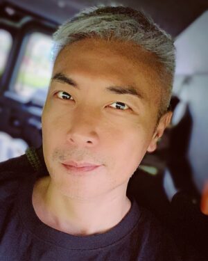 Tay Ping Hui Instagram - Finally cut off my long and floppy hair. It was hot, hard to manage (I most prefer ZERO styling required) and it just gets in the way of my lifestyle. So, cut lah!

People are generally resistant to change, fearful of the unfamiliar, and often justify that fear by coming up with excuses on why they shouldn’t try anything new.

There are so many examples of people who were initially fearful and apprehensive about say, skydiving, bungee jumping, eating certain foods, even a new direction in life etc, but ended up loving it when they finally did it. More often than not, they would even gladly do those things again if given another chance, because they finally see that all the initial fears were actually unfounded.

I believe in changing things for the better. The first few steps will be more difficult, but once you start moving, everything becomes clearer and easier. 

There’s really nothing to fear, except fear itself. Cliché, but so very true. 

终于把长发给剪了。又热又难打理太麻烦了，所以毫不犹豫，剪了！

大多数人通常都比较安于现状，对崭新或不熟悉的事物都会拥有一定程度的恐惧感。也通常都会寻找一些借口来安抚自己为何不愿意有所行动。

曾几何时，有多少人对如跳伞，蹦紧跳，新食材，甚至在生活上做出大改变等，拥有着无名的犹豫及恐惧？通常，唯有在尝试之后，他们才会发现之前的恐惧感根本就是毫无根据的。不但没有后悔，更会毫不犹豫地想要再来多一次。

我相信如果能够改变现状而让未来更好，那绝对是值得的。万事起头难，但只要继续向前迈进，会发现之前的犹豫，都只不过是杞人忧天。

恐惧感，最终只是心里的感觉。克服它，我们定可以克服一切。

#taypinghui #郑斌辉 #taypinghuisayone #monday #mondaymotivation #fear #nofear #change #changeyourlife #bebrave #haircut #sgunited #iamsingaporean #mysingapore