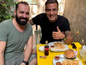 Tayanç Ayaydın Instagram - Bütün lezzetleri hayvanlara zarar vermeden edinmek ne kadar güzel:)) teşekkür ederim Yaşam Vegan Cafe..