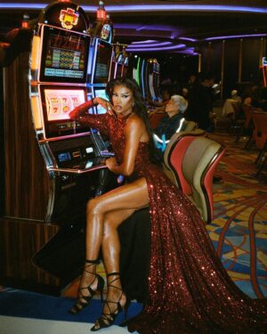 Tayce Instagram - she’s a naughty girl with a bad habit… 🎰🎲
📸 @k_a_rst