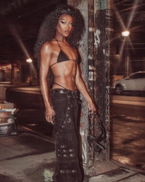 Tayce Instagram - nyc nights be so scandalous 🖤🔪😈
📸 @maximoxtravaganza 
👩🏾‍🦱 @moek_hair