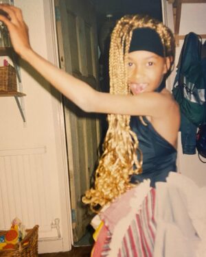 Tayce Instagram - when I said I sashayed out my mums foof THIS is what I meant 💅
