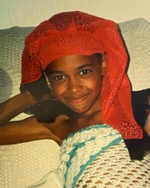 Tayce Instagram - when I said I sashayed out my mums foof THIS is what I meant 💅