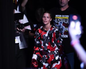 Taylah Robertson Instagram - Swipe to see a fkn war ⚔️🥊🇦🇺🇲🇽 get me back in there asap
