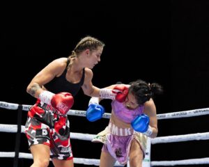 Taylah Robertson Instagram - Swipe to see a fkn war ⚔️🥊🇦🇺🇲🇽 get me back in there asap