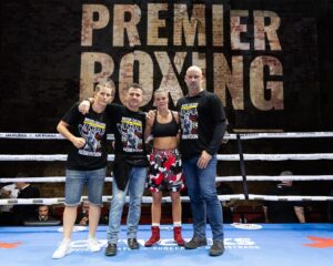Taylah Robertson Instagram - Swipe to see a fkn war ⚔️🥊🇦🇺🇲🇽 get me back in there asap