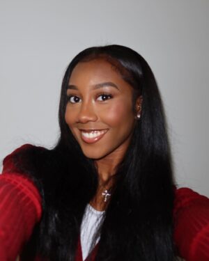 Taylor Ayanna Crawford Instagram - Happy Holidays ❤️🥂