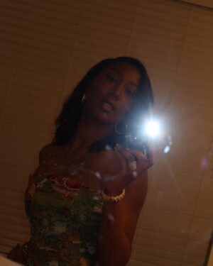 Taylor Ayanna Crawford Instagram - Looking at the mirror like “dang I dont brag enough” !!!