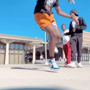 Taylor Bennett Instagram - ☀️APPRECIATE THE LOVE, LETS KEEP IT GOING ALL SUMMER💥👟 
“2 MUCH” FT @KingLouie & @lala2Muchhh OUT NOW‼️
#MakeAmericaJukeAgain #Chicago #TaylorBennett #KingLouie #Lala2Muchhh #Juke #Footwork #Dance