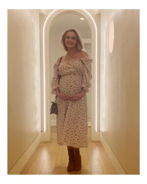 Taylor Black Instagram - Yesterday, my friends at @perelelhealth hosted their first NYC event for their village of 2nd & 3rd tri mamas hosted by the lovely @alexismguss 🥰. 

We had the best morning at @sageandsoundnyc connecting, sharing our honest thoughts & questions around this new chapter together—and left with new friends who get it 🫶

@perelelhealth has now supported me & my babies through delicate pre-conception, 2 pregnancies (2nd one still going at 27  weeks 😋), postpartum & beyond. 
I can’t recommend their targeted supplements enough for women at all stages of life. 

Your entire vitamin routine, simplified. Made by doctors & women’s health experts, their daily vitamin packs deliver targeted nutrition based on exactly where you are in your health journey, & they are truly the best I’ve found.

… Not to mention they’re currently lobbying at the White House for more progress in Women’s Health Research & pledging their massive support to women in big ways 👏. Bravo @its_alextaylor & Team! 

Thank you @perelelhealth ✨

🤍 Code TBPERELEL15 will get you 15% off their site if you’re interested!

💌 Or comment “supplements” if you’d like links to my favorites sent directly to you!

#teamperelel #perelelhealth