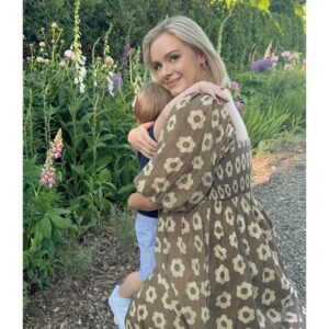 Taylor Black Instagram - June is off to a nice start 🤍✨ #fullycooked #babycomingsoon
