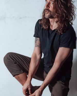 Taylor David Instagram - WE-AR is the mantra I AM or WE ARE, meaning all is one. Born from an island love story out of Bali and New Zealand, @wearyoga is a mix of minimal intelligent design, simplified and organic. So much love for their stuff — check out their story! 

we-ar.com 
code: WM15

ibi pants / M
pima tee / M

#wear #yoga #bali #newzeanland #womenlead #organic #sustainable #ecoluxe #wanderman #wanderstyle #iam 

Shot by light Jedi @davidforteau 
at @yourwanderspace