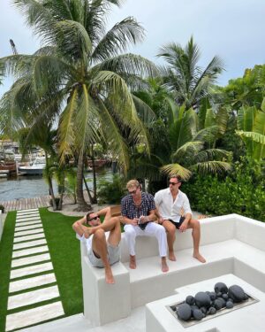 Taylor John Smith Instagram - Familia :)