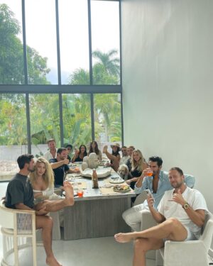 Taylor John Smith Instagram - Familia :)