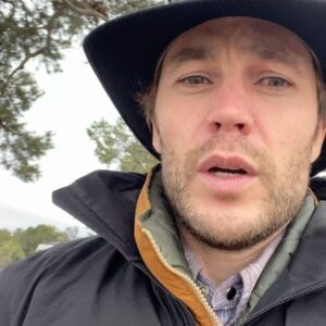 Taylor Kitsch Instagram - We’ll see how this trip goes...
Me ‘n’Monty.
#livininavsndownbytheriver
#monty🐺