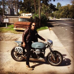Taylor Kitsch Instagram - Stole/borrowed the bike to pose/post. Then ran. No idea how to ride.
41 filters.
Worth I‎t...