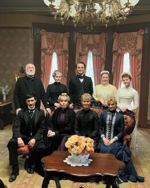 Taylor Richardson Instagram - SEASON FINALE OF @gildedagehbo IS OUT TONIGHT!!! Endless love for the absolute village that makes this show possible and makes coming into work such a dream. And thanks for watching season 2, y’all :,)

Much love,
your Irish lass 🍀