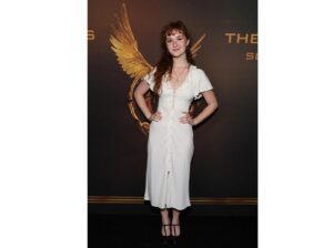 Taylor Richardson Instagram - Had the loveliest time attending the @songbirdsandsnakes nyc premiere! 🏹🕊️🐍
Thanks so much for having me @lionsgate!
*
Also, 12 year old me who made her own diy mockingjay pin is losing her mind, this movie is fantastic, go see it in theaters today!