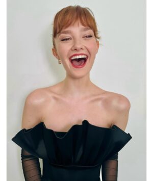 Taylor Richardson Instagram - It was an absolute honor to attend the 30th Annual SAG-AFTRA Awards this past weekend as a nominee for my first SAG Award alongside my brilliant Gilded Age castmates. I could not be prouder of you all or more lucky to call you my friends.

I got my SAG-AFTRA card when I was 13 years old. To be in a room filled with actors who have been my friends, teachers and role models over the years was deeply humbling and a complete joy. It really was like stepping into a dream. 

Thank you to my grandmother (or Nannie, as I call her) for being my stunning date. I wouldn’t be here without you ❤️

THANK YOU @sagawards @sagaftra @hbo @streamonmax @gildedagehbo 

And thank you to my INCREDIBLE glam team for making me feel so beautiful and confident <333
Styling: @nausheenshah 
Makeup: @kirinstagram 
Hair: @ryanrichman 
Styling asst: @ec___styles