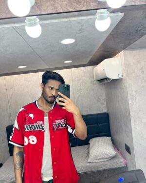 Teejay Instagram - The 50th day of filming #FreeLove 🎬❤️

#Sony #EscapeArtistMotionPictures 
#Director @abbaz.1 @mirnaliniravi @subikshashivakumar 
@roshan_abdul_rahoof @aksharashivakumar @ofrooooo @ddharan96 @k.chamundeswari_bhaskaran @ajith.dv @giligiliraj500 @anu_viswa @shakthivel.19 @brinda.indu @anushaa13 @harish.official & many more