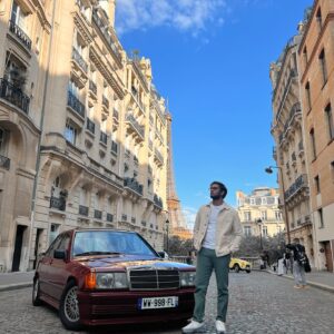 Teejay Instagram - Lost in the middle of Paris 📍