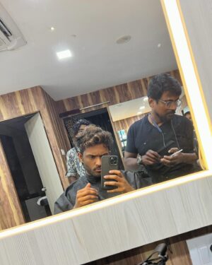 Teejay Instagram - Guess who’s back on set 🤓🎬 
Slide to the left to see more of me & the work 👀

#EscapeArtistMotionPictures #Sony #Cinema 
#shooting #resume #movie #fun #goofy #me #Behindthescenes #Workmode 
#onset #tamilcinema #teejayism 

How do you feel about your job?