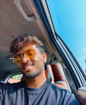 Teejay Instagram - ⛅️ 📍 #Penang 
I can’t wait to see my Malaysian Tamil musical fans & supporters from PENANG tomorrow at Spice Arena 7PM @ Hariharan’s concert by @hellocreative.live 🕰️ 

I will be performing yours favourite songs & an exclusive preview of #UNPERUENNA /so Don’t miss out 🫶🏽

Are you in Penang?