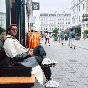 Teejay Instagram - 📍 South Kensington suthiparpoma ?