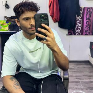 Teejay Instagram - How’s my Teen look? 👦🏻 

Another 🎬 film in progress. 
#Escapeartistmotionpictures #Sony #New