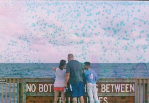 Teetatch Ratanasritai Instagram - Tie dye 
#Dheisnowrollingonearth
#supatipunnofilm