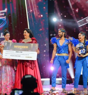 Tejaswini Gowda Instagram - Winning doesn’t always mean being first ., winning means you’re doing better than you’ve done before !! 

Hereby, I proudly say that yes we did it !! 
N yes “WE ARE WINNERS OF NETHONE DANCE 2.0” 

It was an incredible journey with lots of ups and down , fear in an out , coming back to the same show as a wild card with a upgraded version was not at all easy … every step with every composing was challenging for us because it was level up .. 

But yet as we say “THE ONLY WAY TO WIN IS NEVER GIVE UP “ 

So n so we did the same n when u believe , you achieve .

Thank u master @govind.kotap , @rishika_poddar n @swassthick_master for always being with us♥️♥️♥️♥️

Special mention @sujin_shetty_minus3 , @aniruddha_minus3 n @ach_prash bhai♥️♥️♥️

Last but not the least, thank you so much everyone for all the love n support 🥰♥️🥰

#AMARTEJU signing off!!!!!