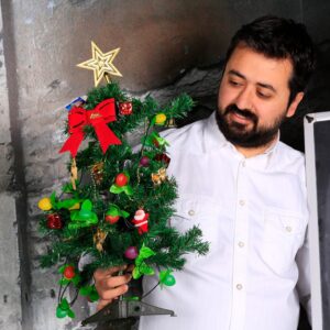 Temmuz Karikutal Instagram - 🎄 Sağlık ve huzur dolu bir yıl olsun, hepimiz için... 🎄 #2022 

#yeniyıl #newyear #happynewyear #mutluyıllar